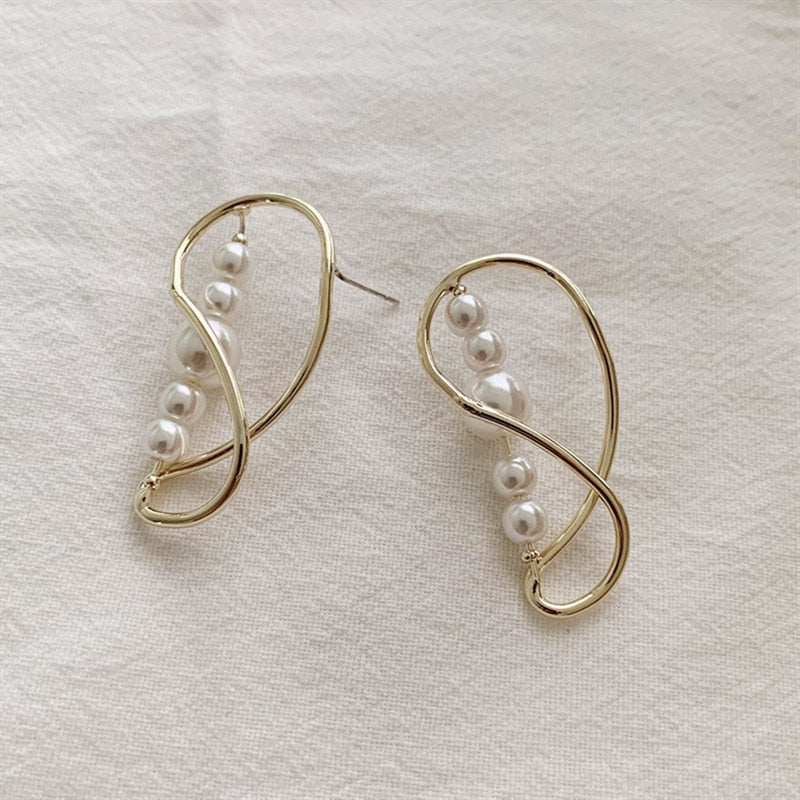 Twisted pearl pierce