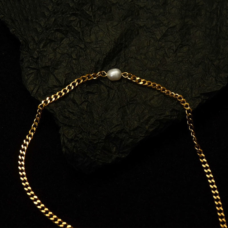 Cuban pearl choker