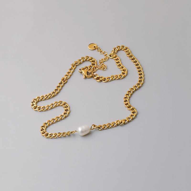 Cuban pearl choker