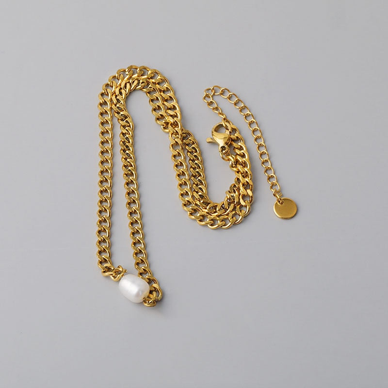 Cuban pearl choker
