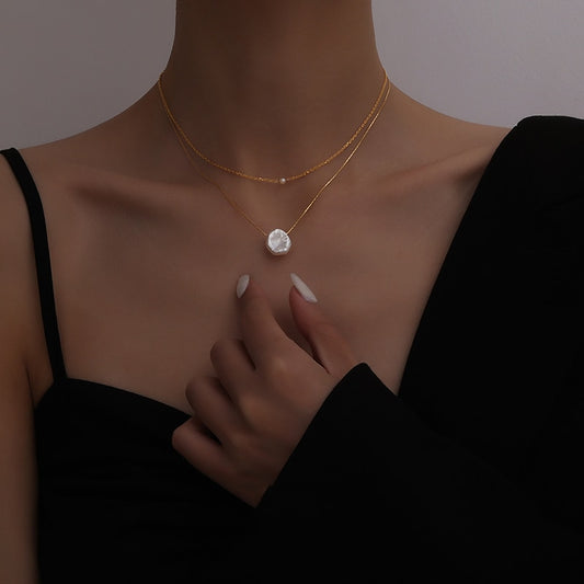Baroque simulated pearl choker