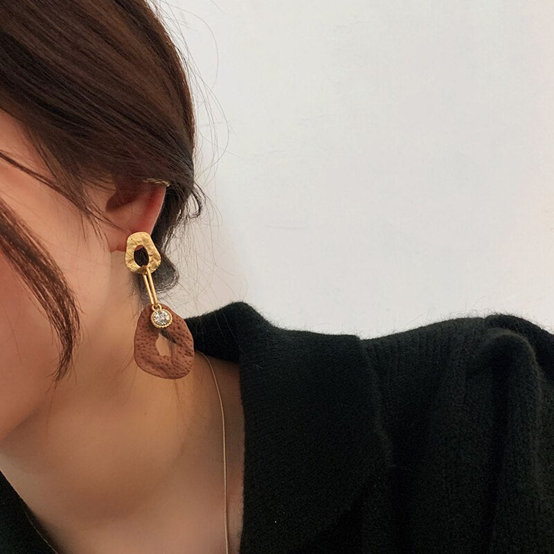 Spray paint splicing pierce