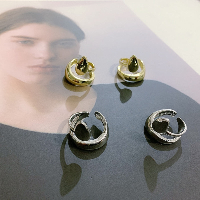 Circle leaf ear cuff