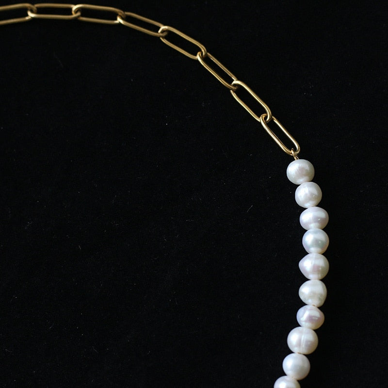 Pearl chain choker