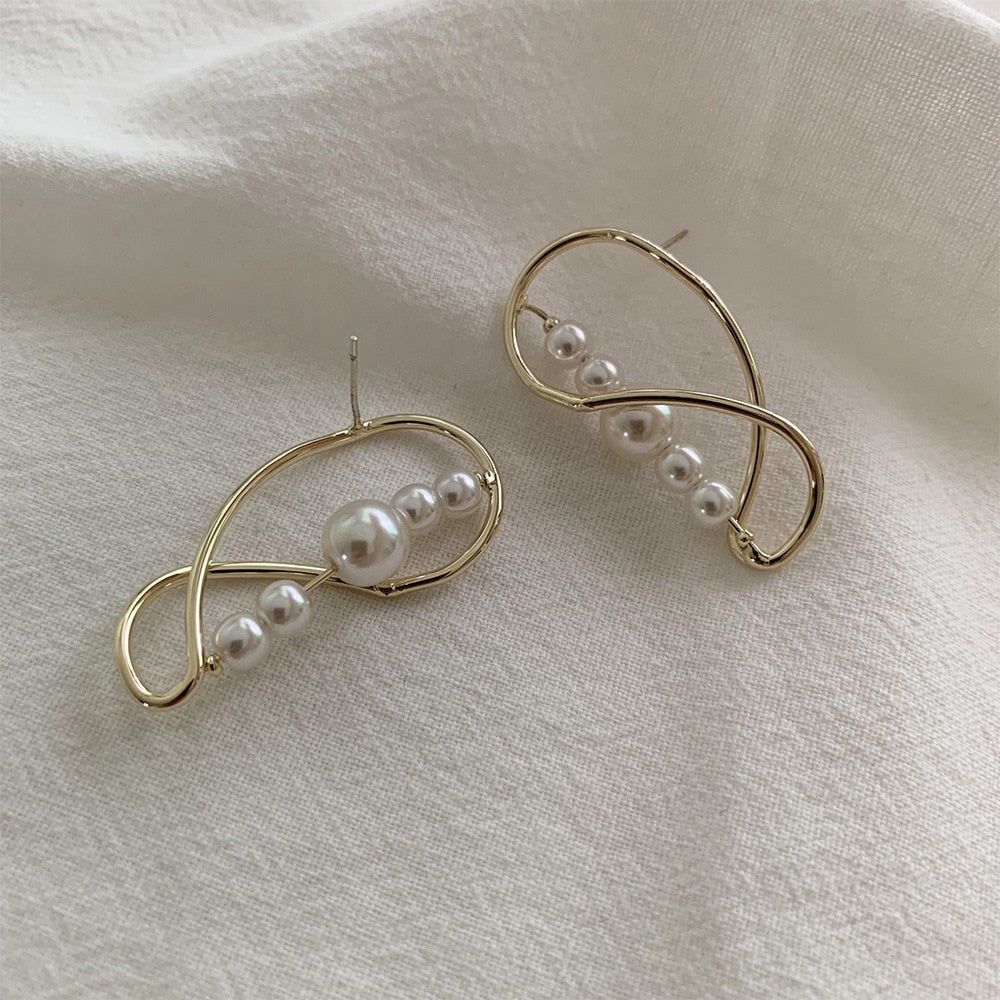 Twisted pearl pierce