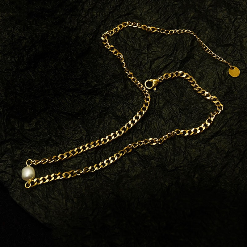 Cuban pearl choker