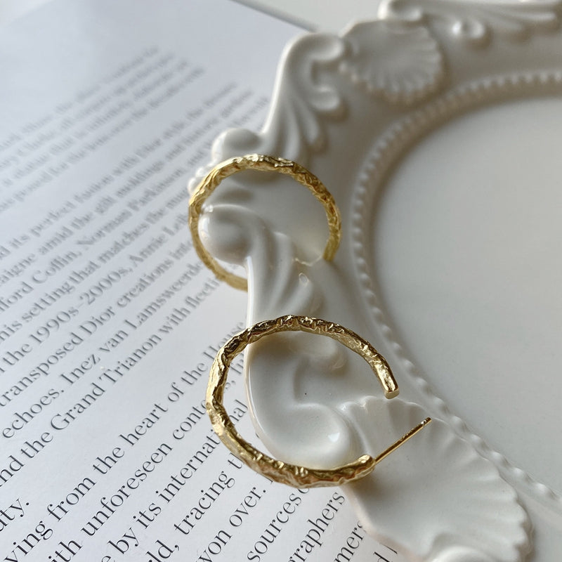 Irregular nordic pierce