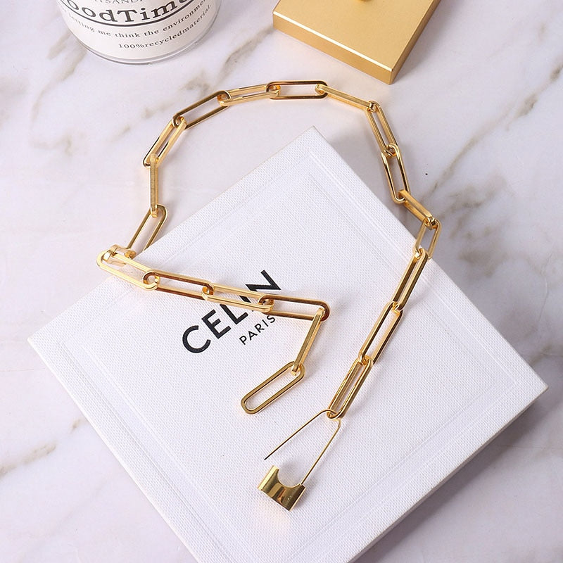 Lock pin chain necklace