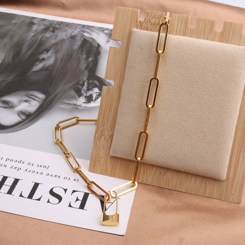 Lock pin chain necklace