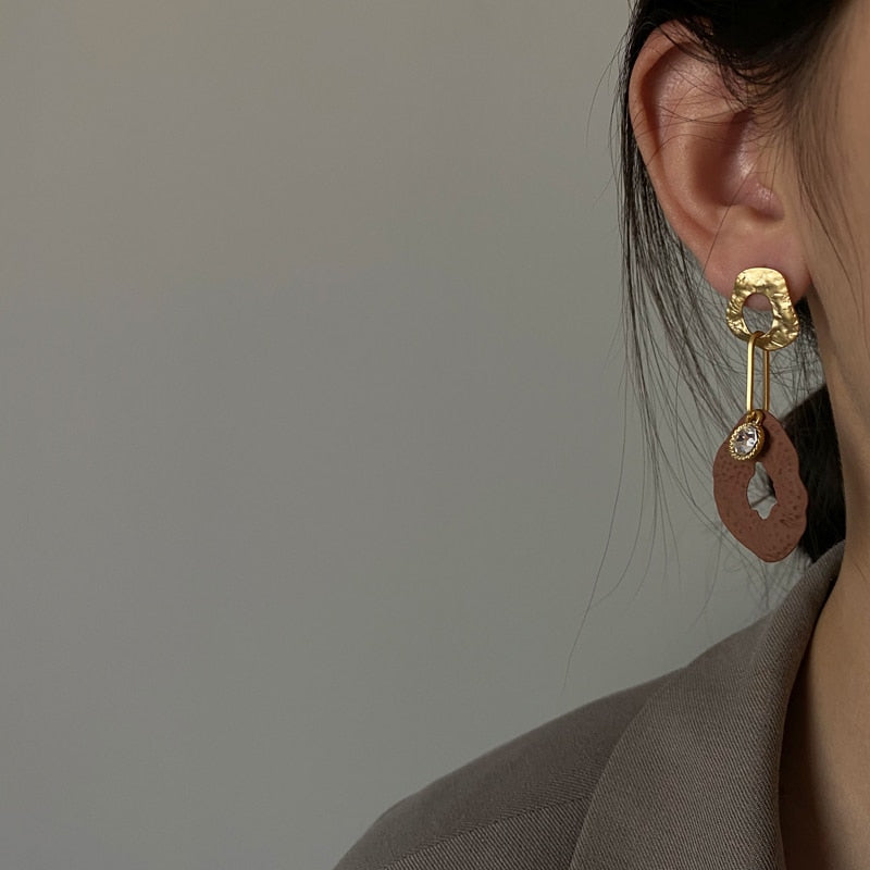 Spray paint splicing pierce