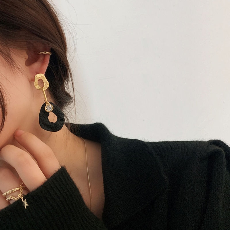 Spray paint splicing pierce