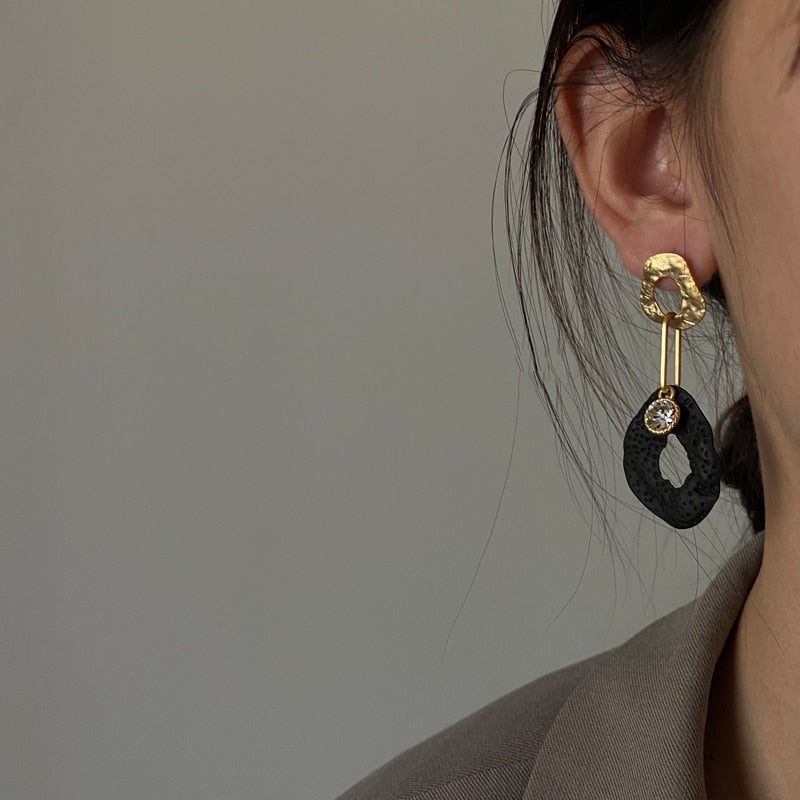 Spray paint splicing pierce