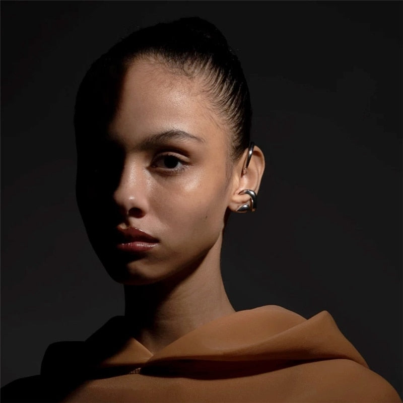 Circle leaf ear cuff