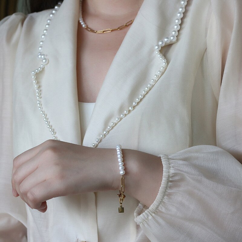 Pearl chain choker